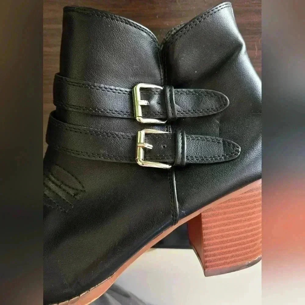 Women's size 9 black ankle heeled boots - Picture 6 of 7